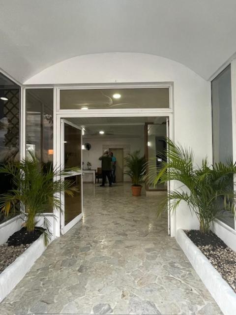 Hotel Costa Linda Beach Бока Чика Екстериор снимка